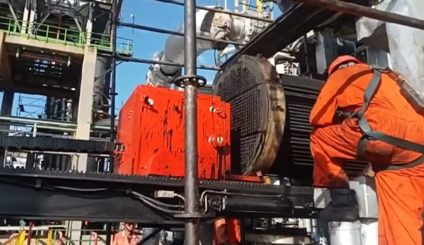 Limpieza de intercambiador de calor con equipo técnico